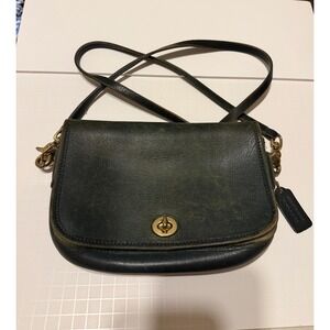 Vintage Coach Green Leather Dinky Crossbody bag 311